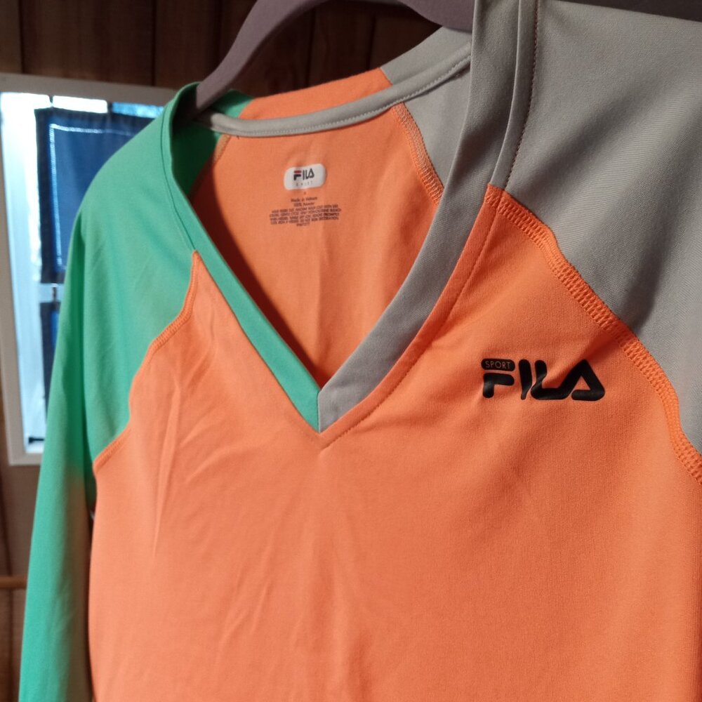 women's workout shirt - Picture 8 of 9